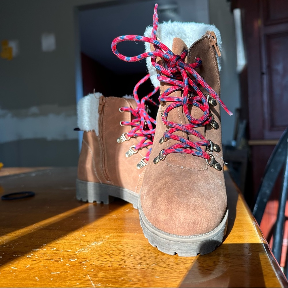 Girls STEVE MADDEN winter boots - Sz 4 - GENTLY WORN